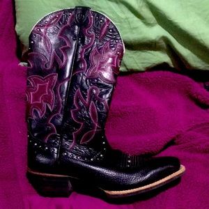 Women’s Ariat cowboy boots
